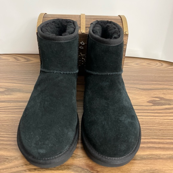 Ugg Mini Classic Logo Boot Black Suede Women’s Size 5 Comfy Boots - Picture 11 of 13